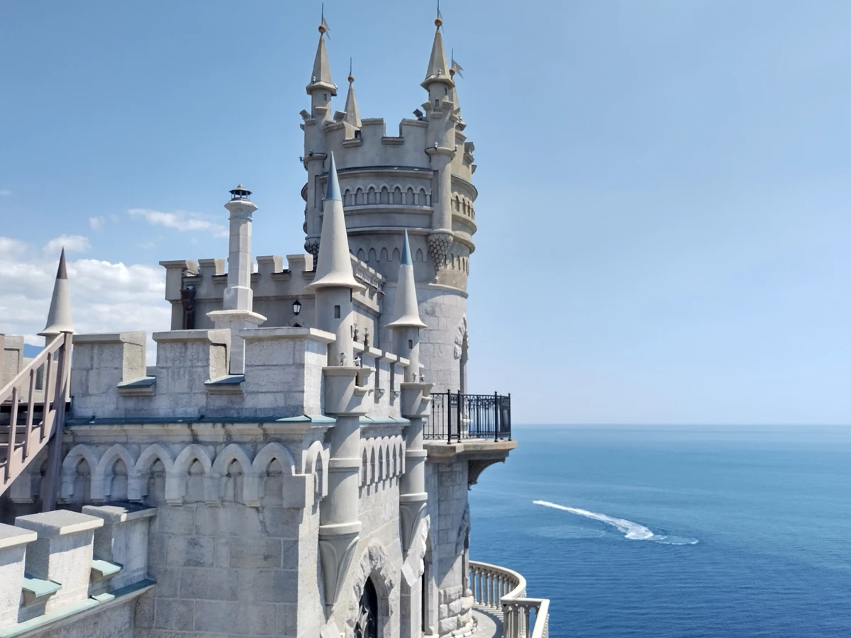 Курортная Алупка, Ливадийский дворец и Ласточкино гнездо (из Ялты на вашем авто)