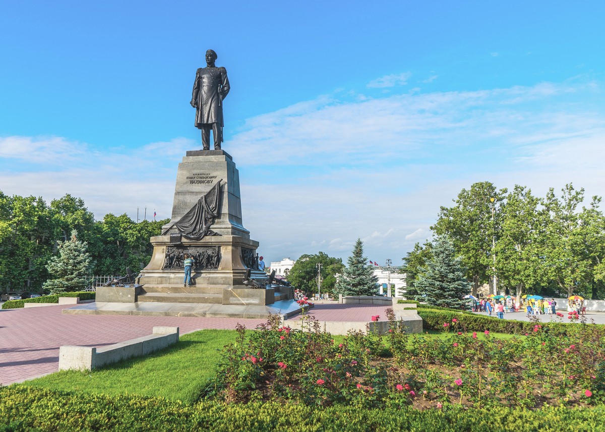 Графская пристань, площадь Нахимова, Малахов курган и Сапун-гора — в Севастополе