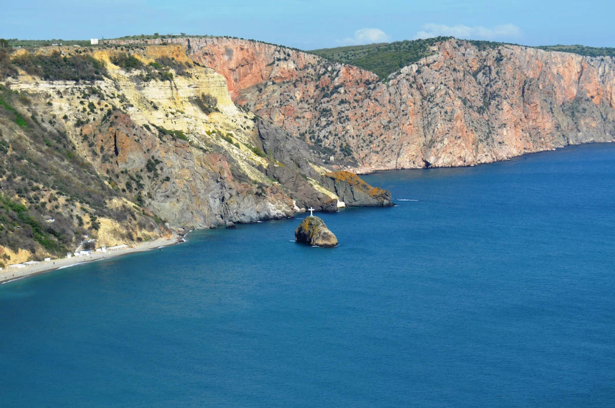 Из Алушты на мыс Фиолент и в Балаклаву — с морской прогулкой